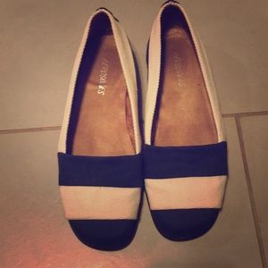 Navy and white canvas Aerosoles